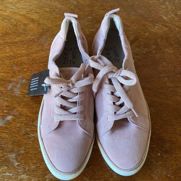 NWT Women's Naturalizer Zoey Pink Low Top Oxford Suede Sneakers, 6M - Picture 2 of 5